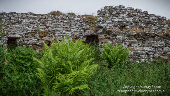 he entrance and the doorway to the stairs from inside the broch
