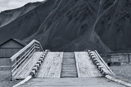 Architecture, Black and White, Coal, Landscape, Longyearbyen, Monochrome, Nordenskiöld Glacier, Photography, Pyramiden, Russia, seascape, Spitsbergen, Travel, Wilderness, Wildlife